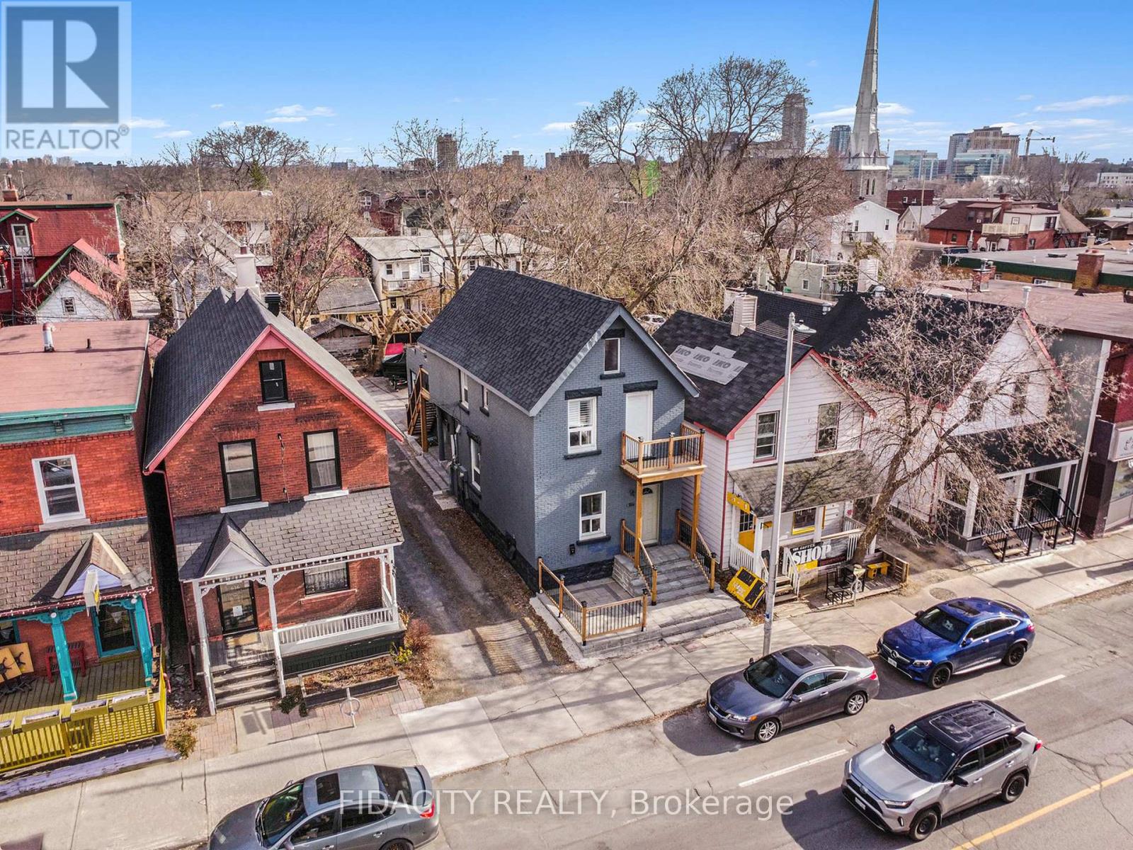 640 SOMERSET STREET W Property Photo 1