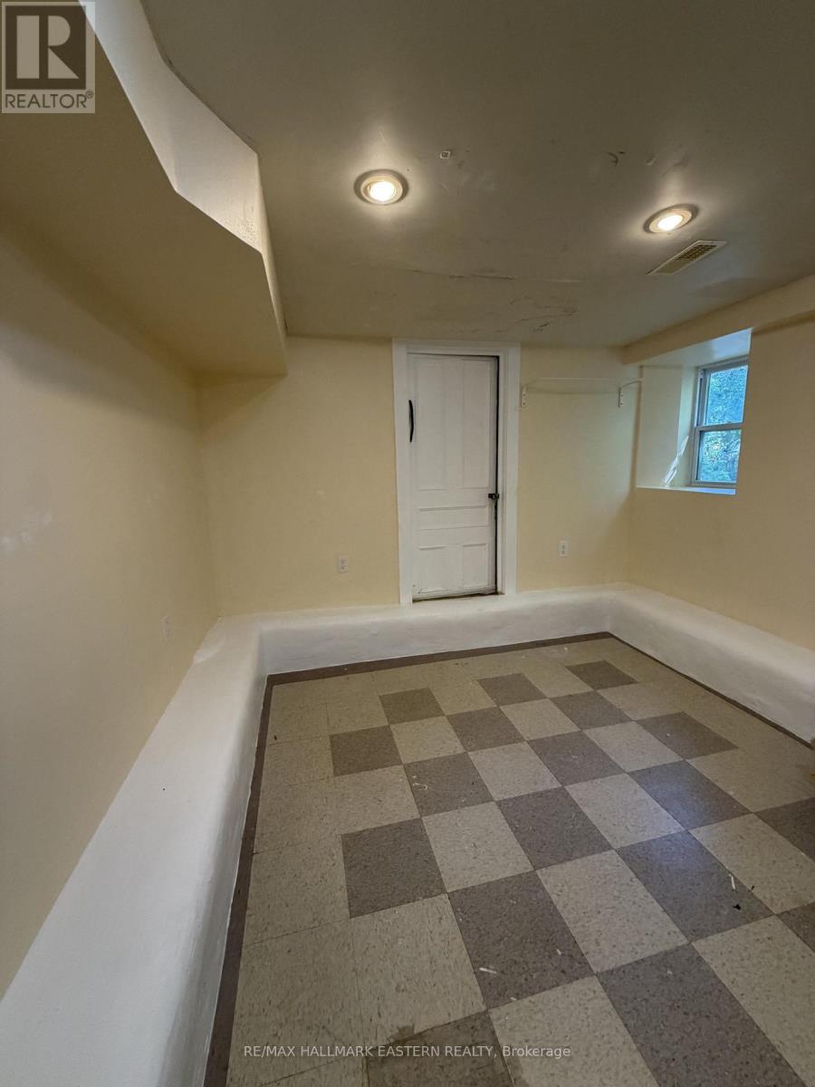 242 Dublin Street Property Photo 24
