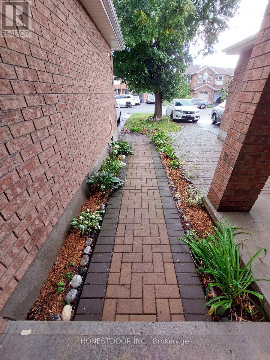 49 Mullcraft Crescent Property Photo 2