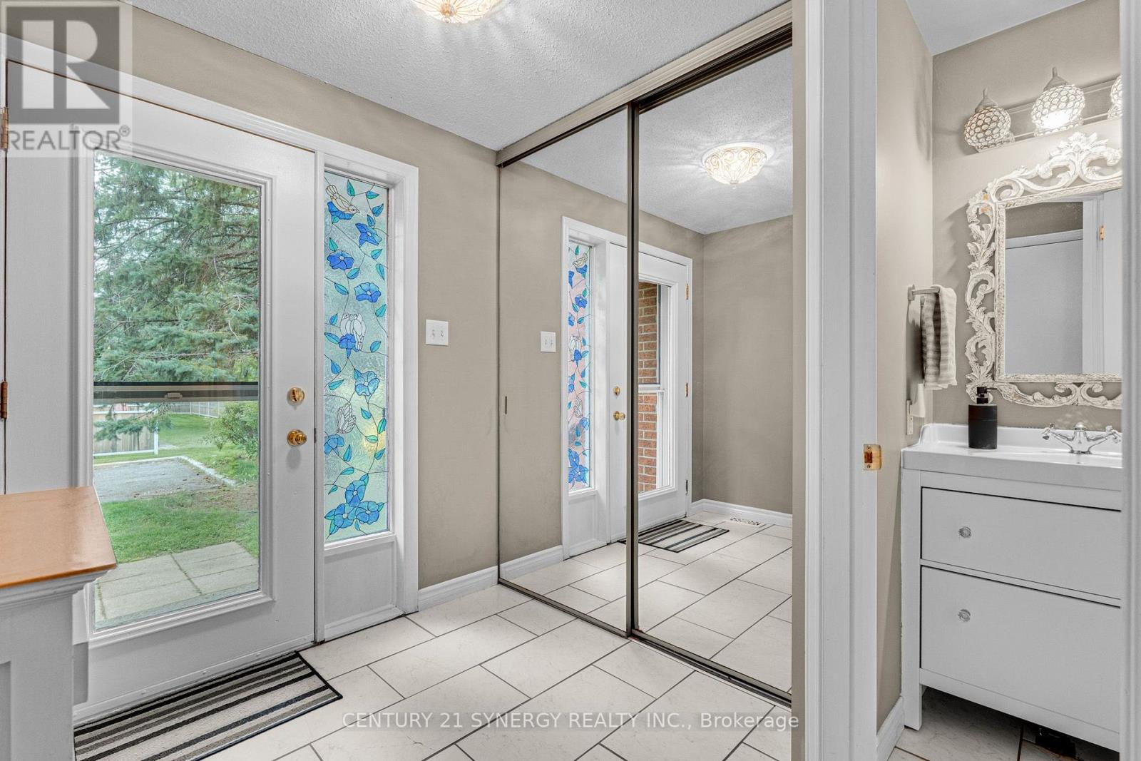 1932 Ashmont Street Property Photo 3