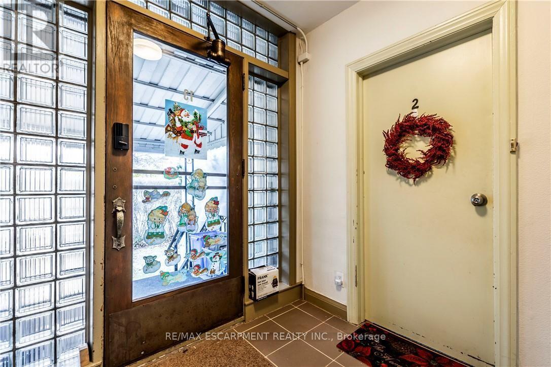 13 Mcmaster Avenue Property Photo 8