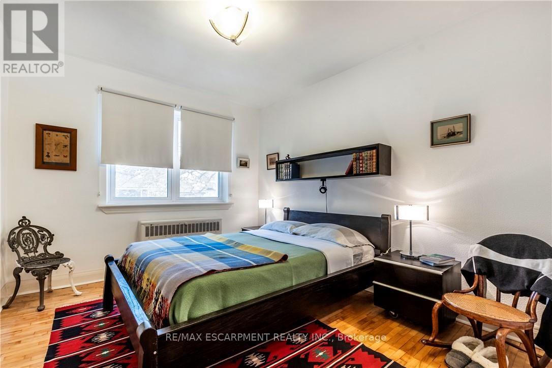 13 Mcmaster Avenue Property Photo 26