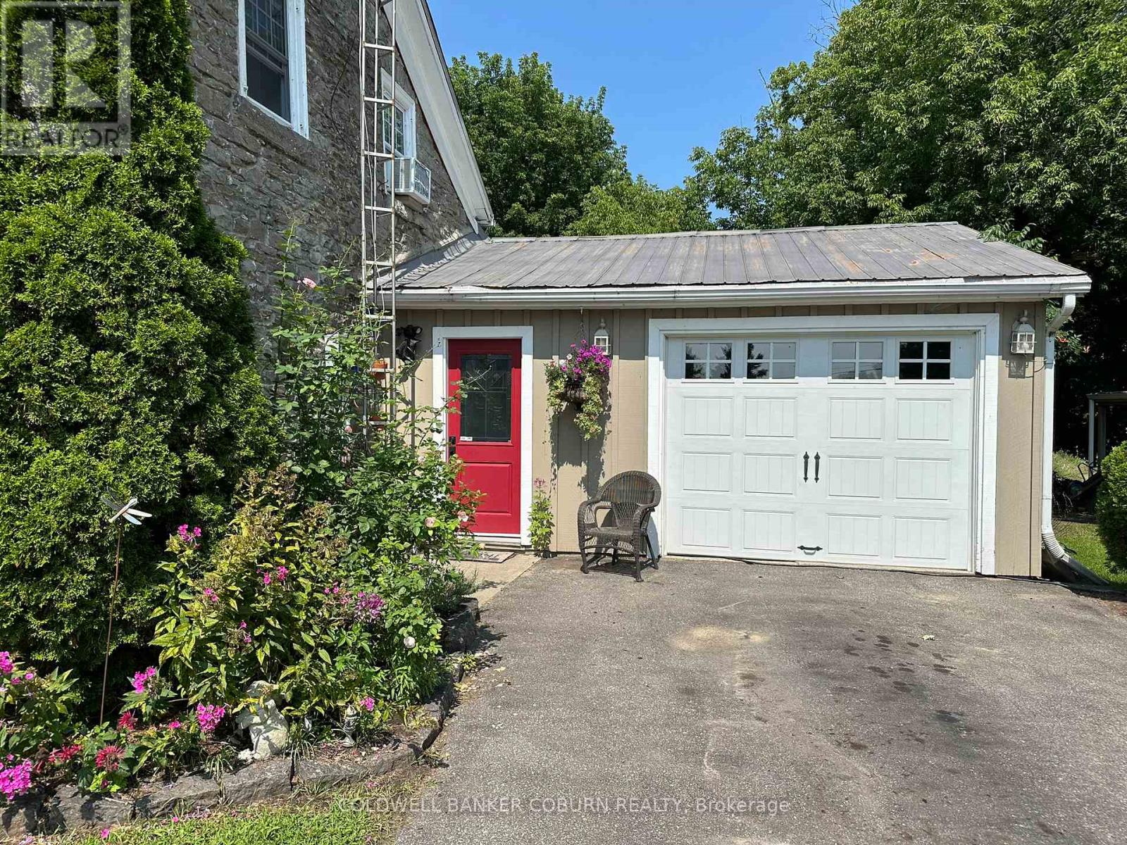 628 Pittston Road Property Photo 2