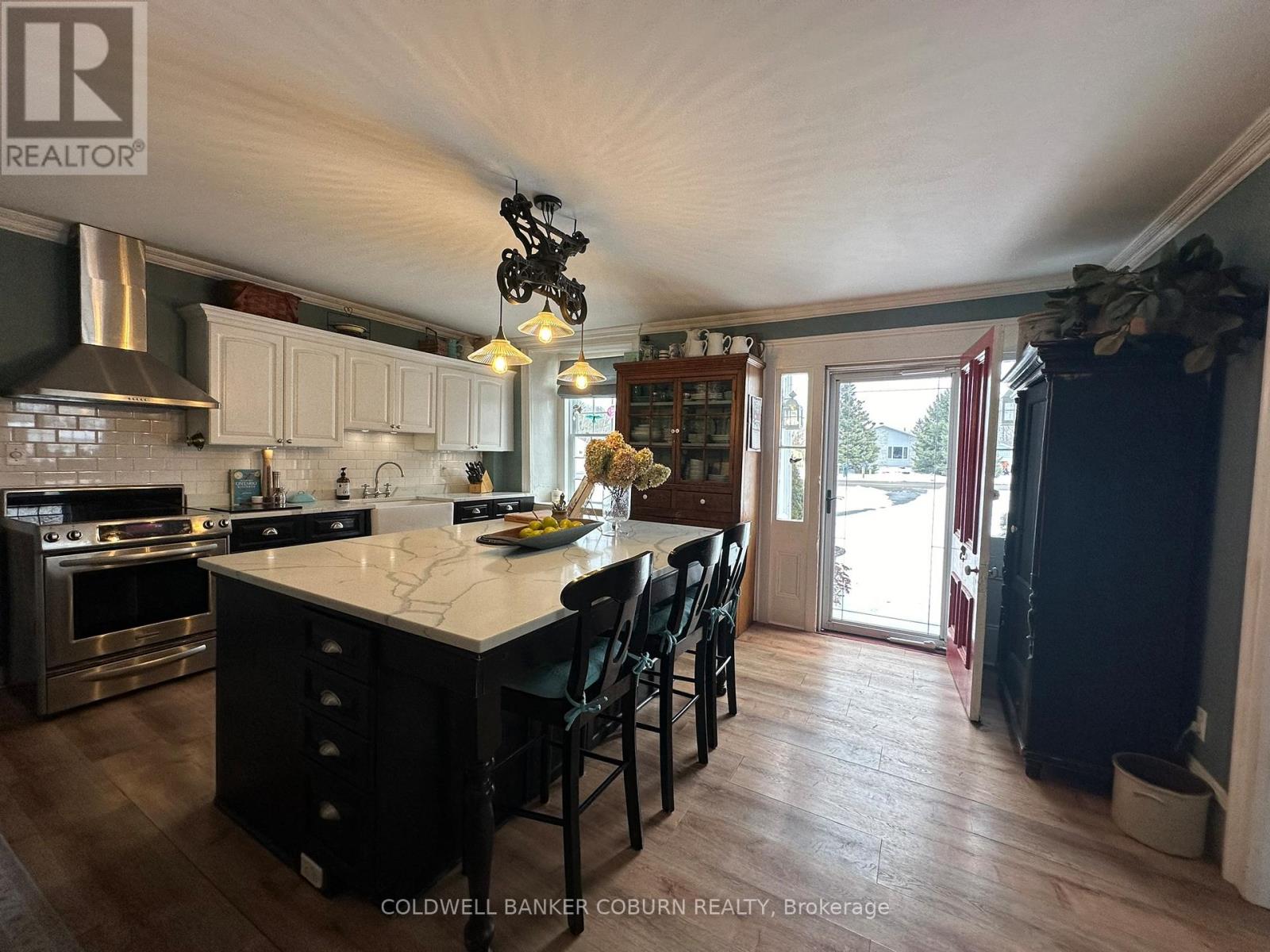 628 Pittston Road Property Photo 6