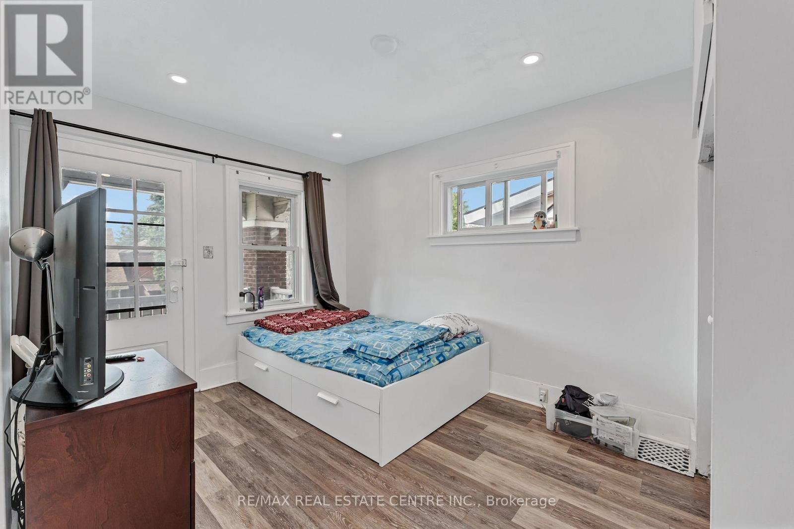 374 Josephine Avenue Property Photo 14