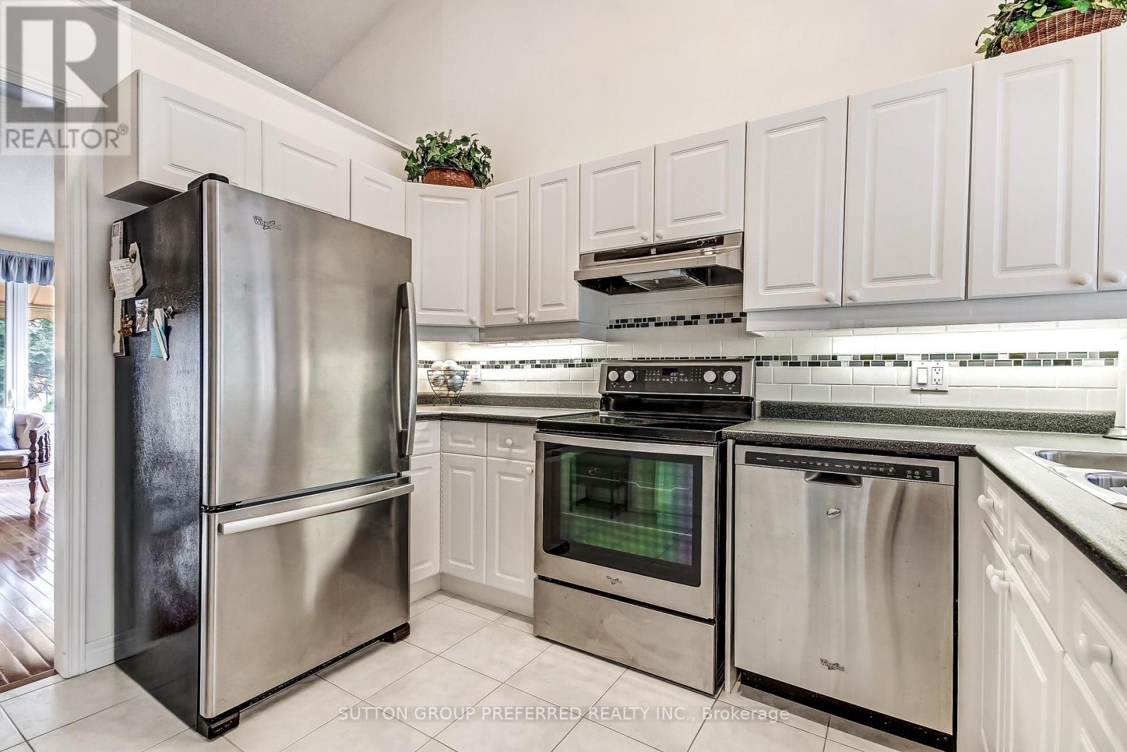 29 - 861 Shelborne Street Property Photo 10