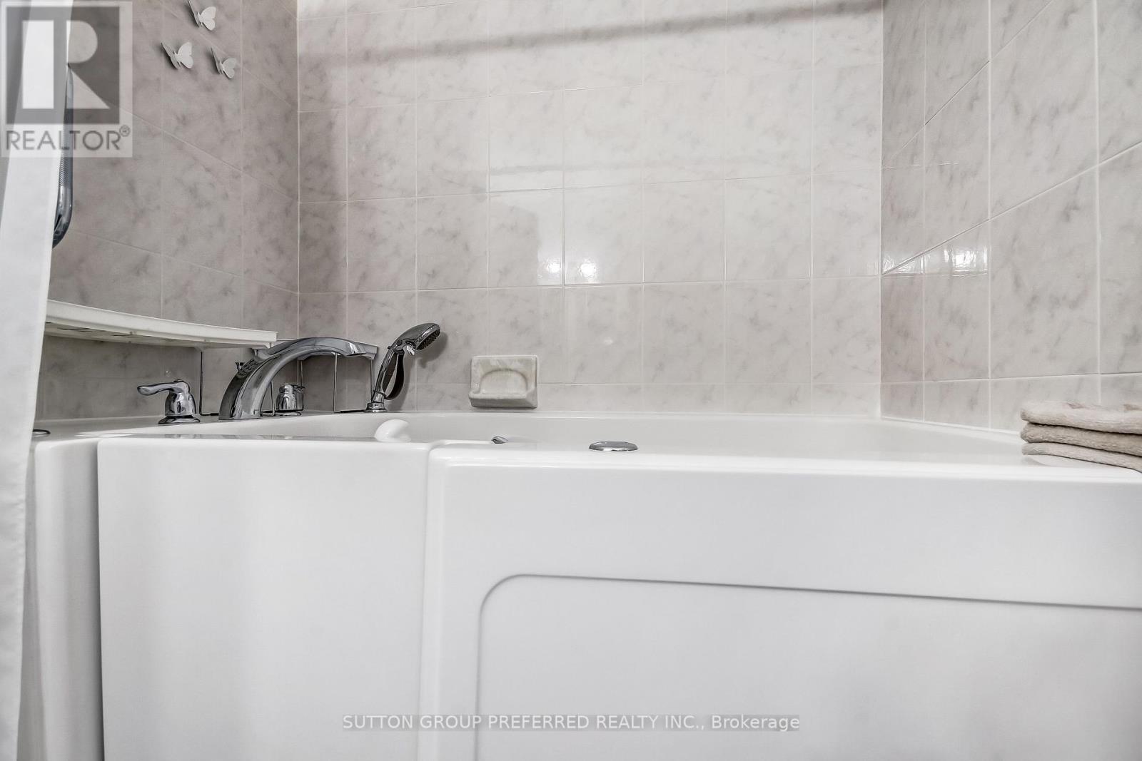 29 - 861 Shelborne Street Property Photo 15