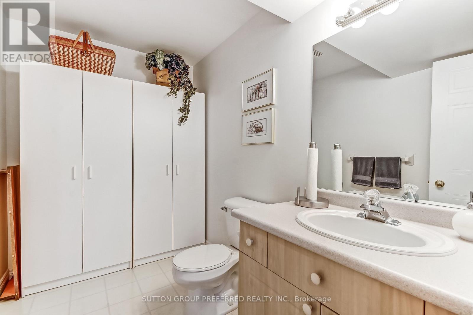 29 - 861 Shelborne Street Property Photo 21