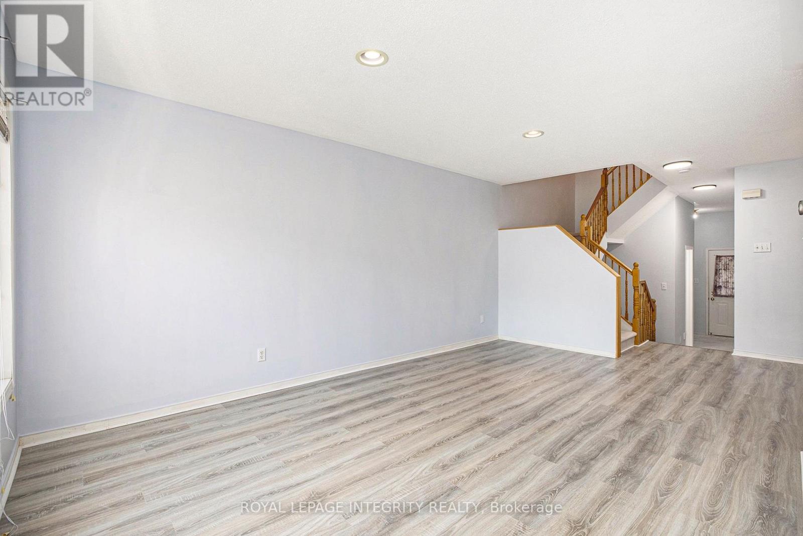67 Landover Crescent Property Photo 2