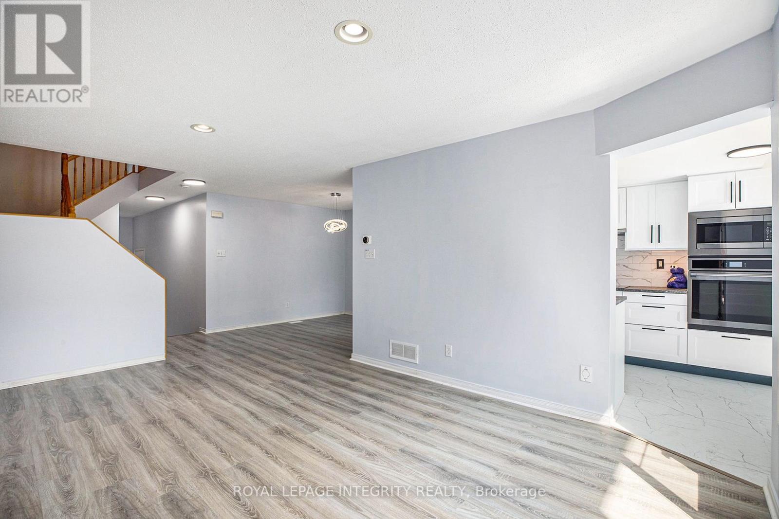 67 Landover Crescent Property Photo 4