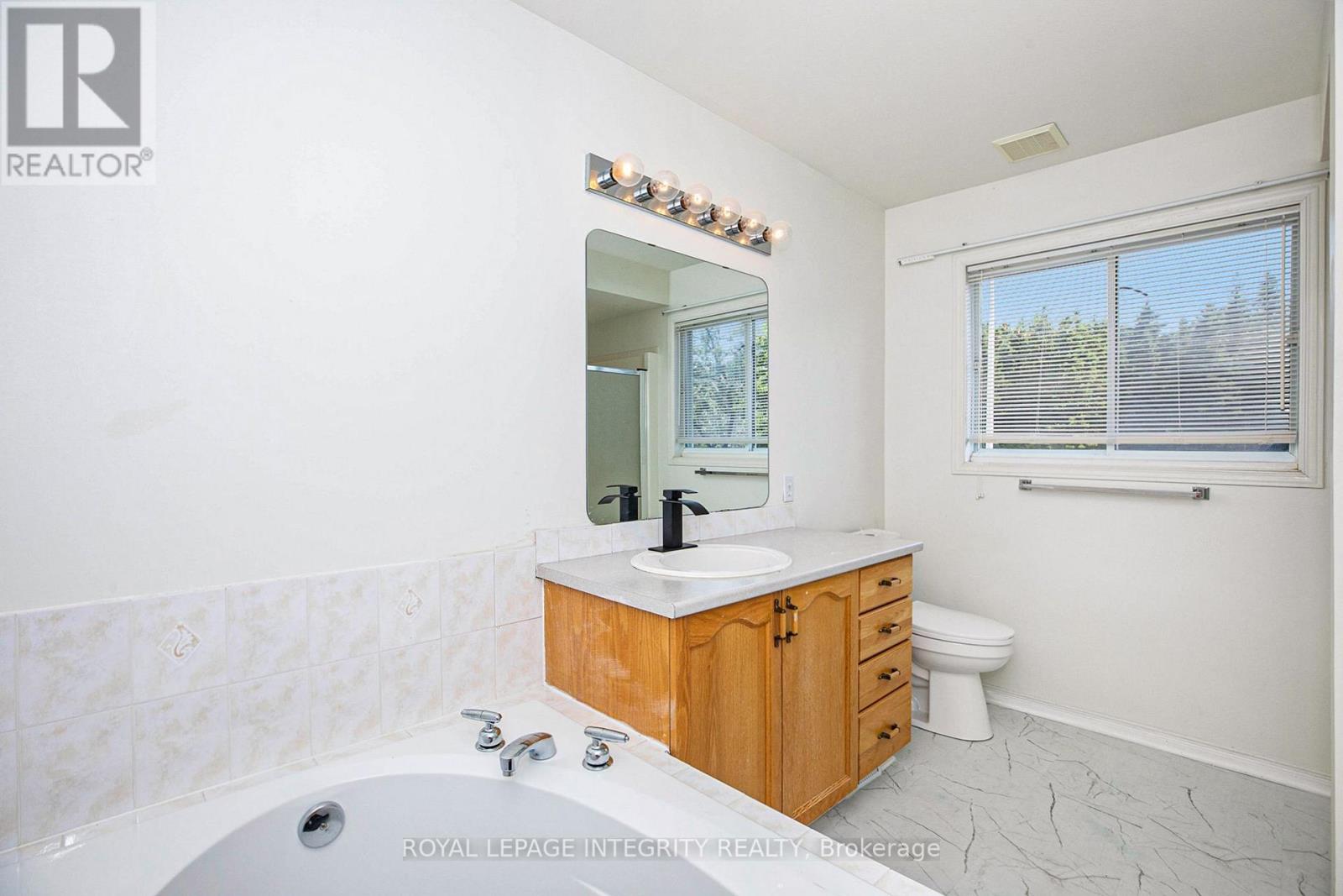 67 Landover Crescent Property Photo 16