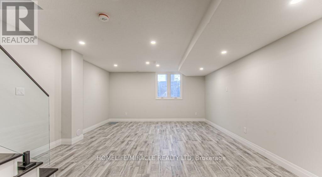 152 Overlea Drive Property Photo 12