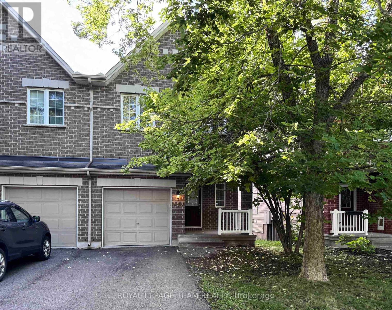 252 TANDALEE CRESCENT