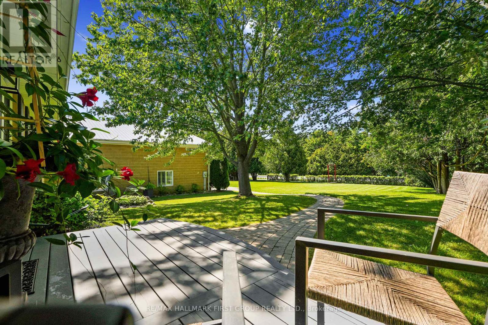 3311 Burnham Street N Property Photo 5