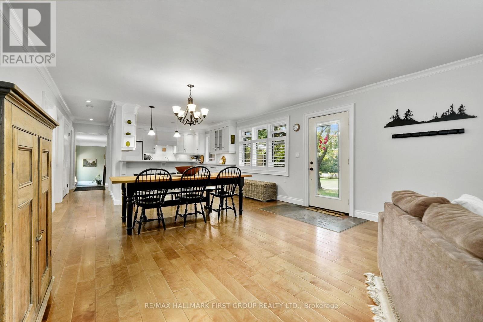 3311 Burnham Street N Property Photo 9