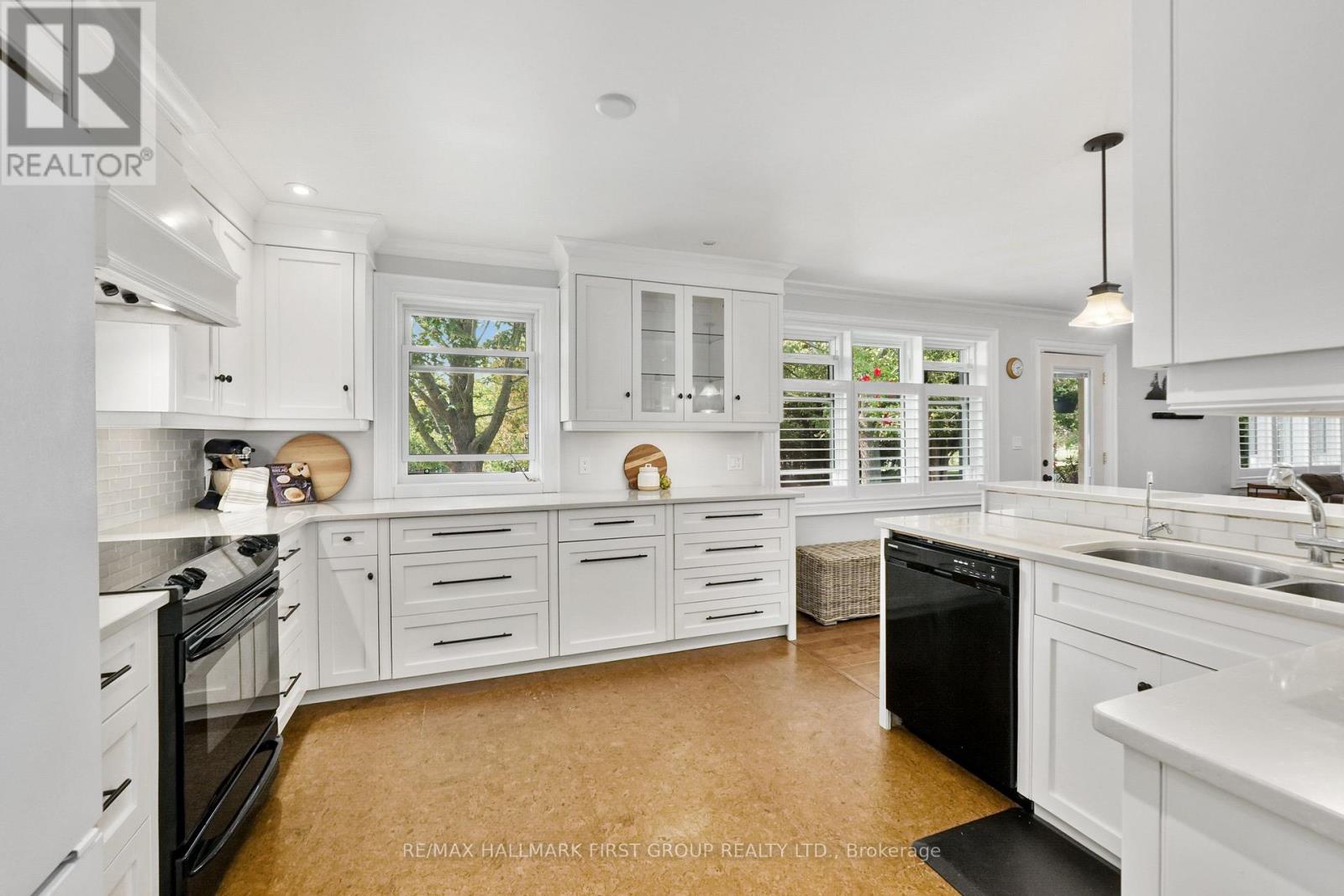 3311 Burnham Street N Property Photo 12