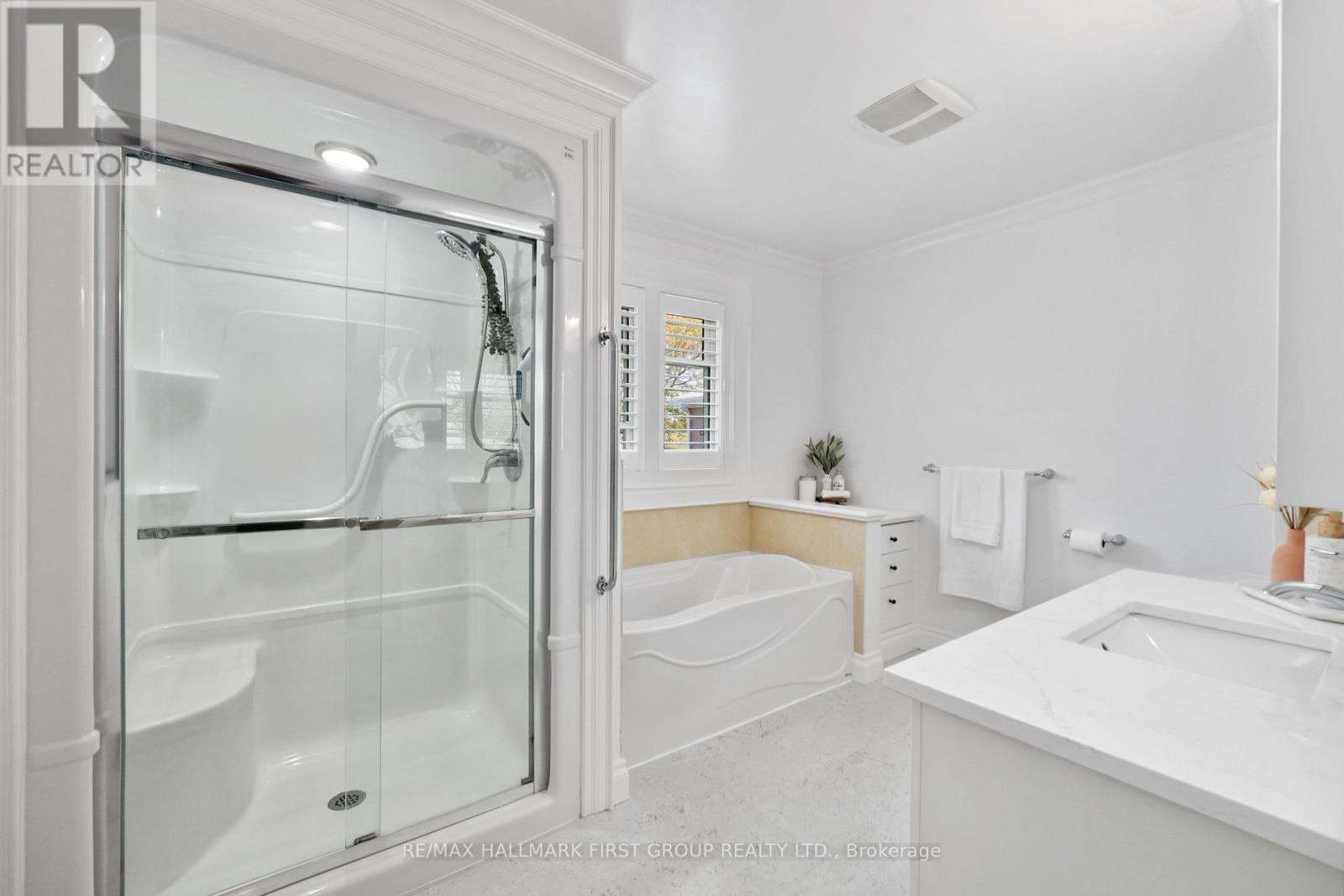 3311 Burnham Street N Property Photo 15