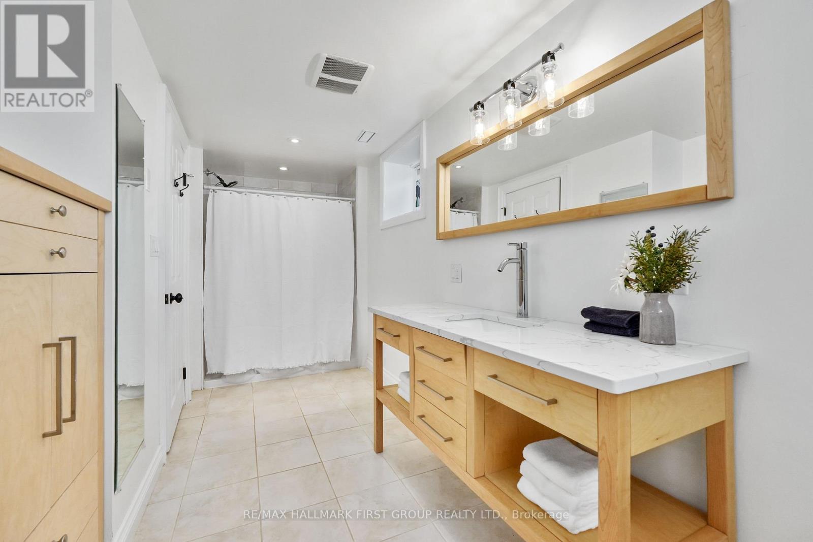 3311 Burnham Street N Property Photo 27