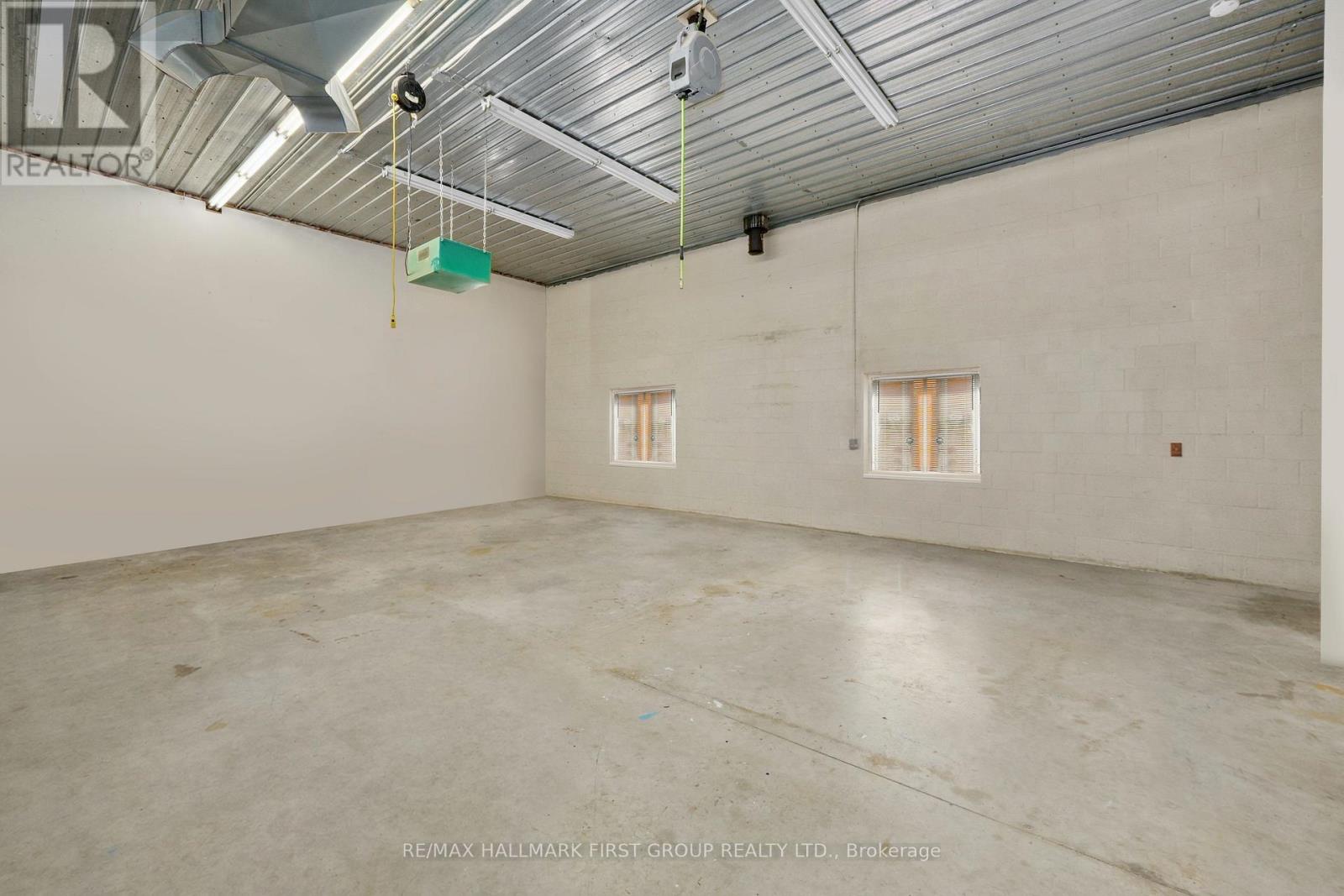 3311 Burnham Street N Property Photo 36