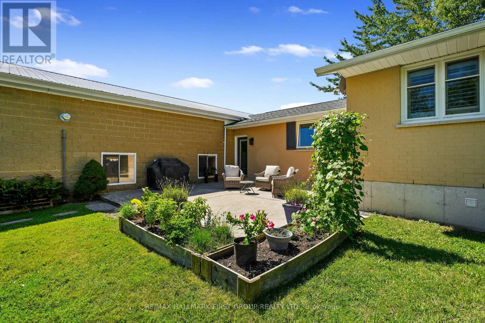 3311 Burnham Street N Property Photo 40