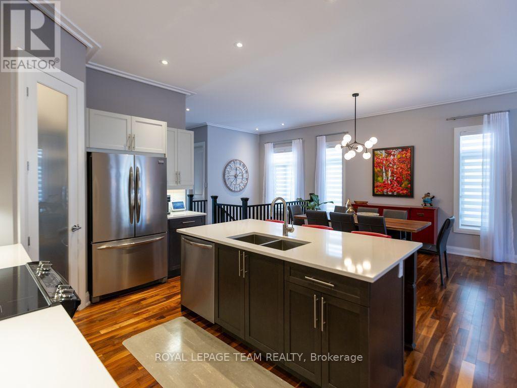 729 Carnelian Crescent Property Photo 10