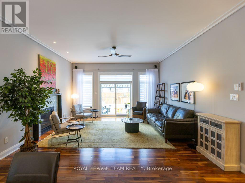 729 Carnelian Crescent Property Photo 14
