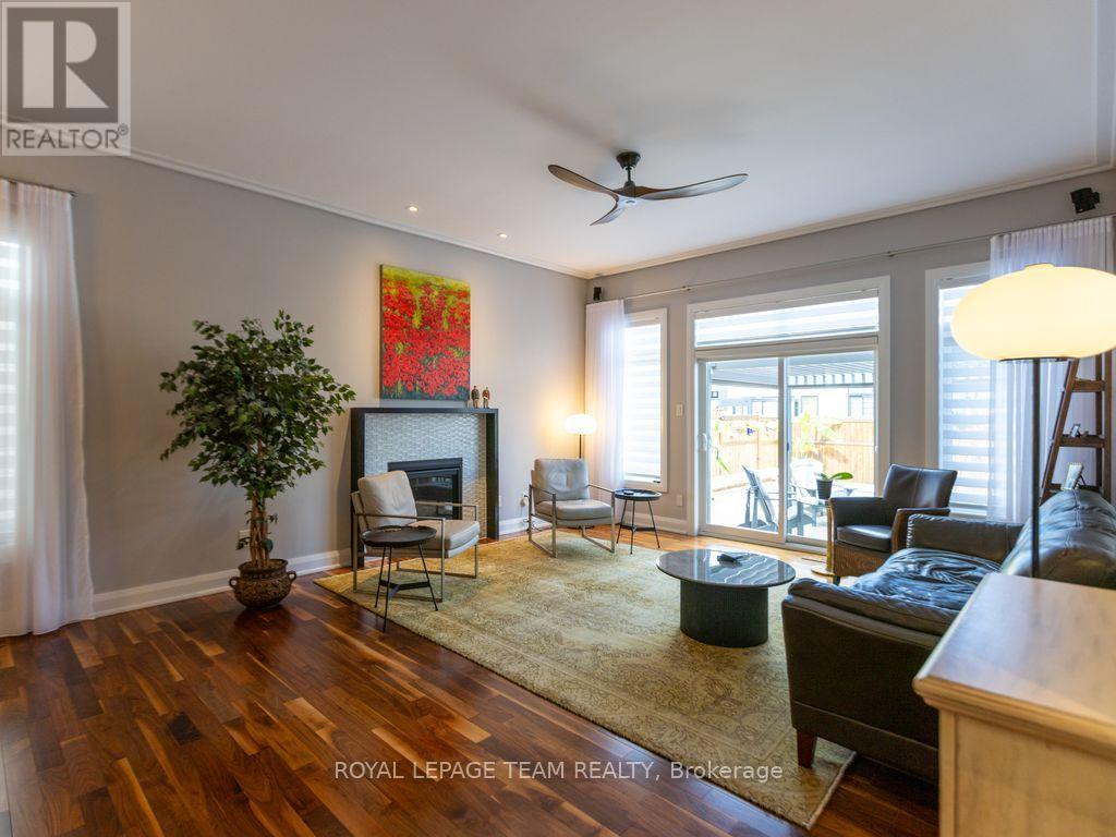 729 Carnelian Crescent Property Photo 15
