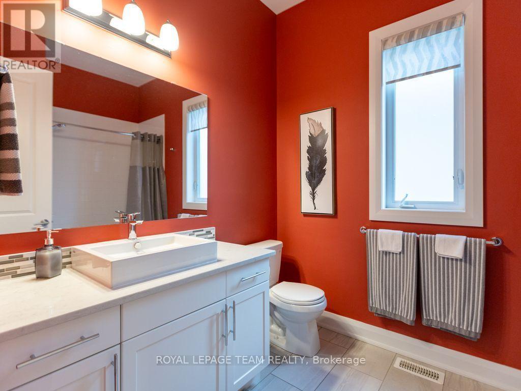 729 Carnelian Crescent Property Photo 19