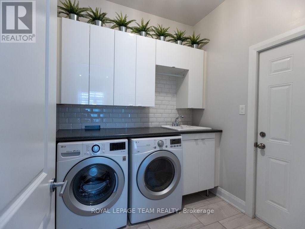 729 Carnelian Crescent Property Photo 20