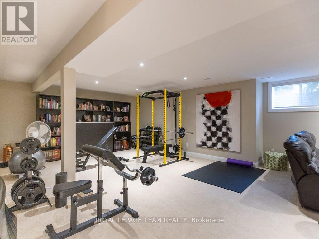 729 Carnelian Crescent Property Photo 25
