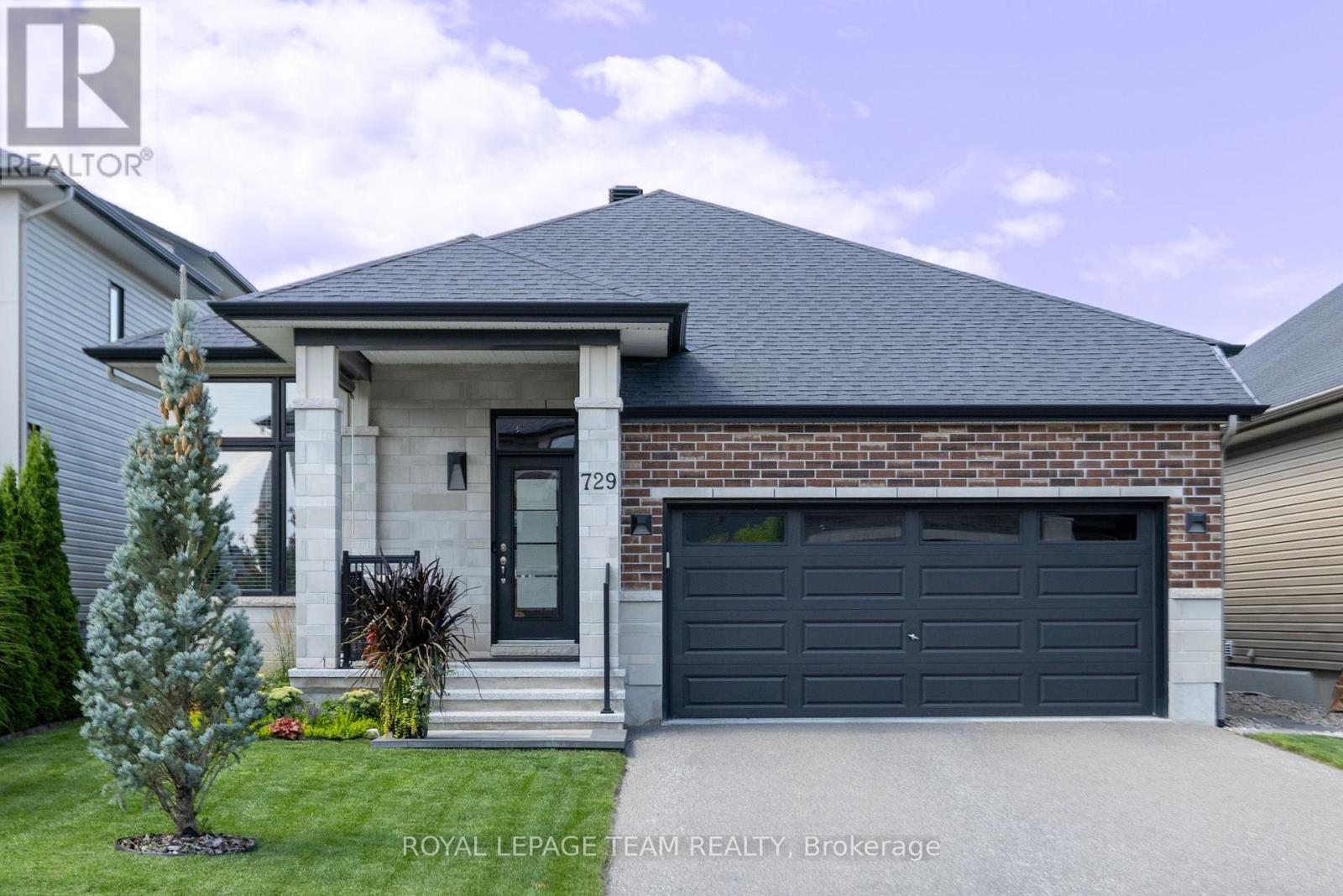 729 Carnelian Crescent Property Photo 37