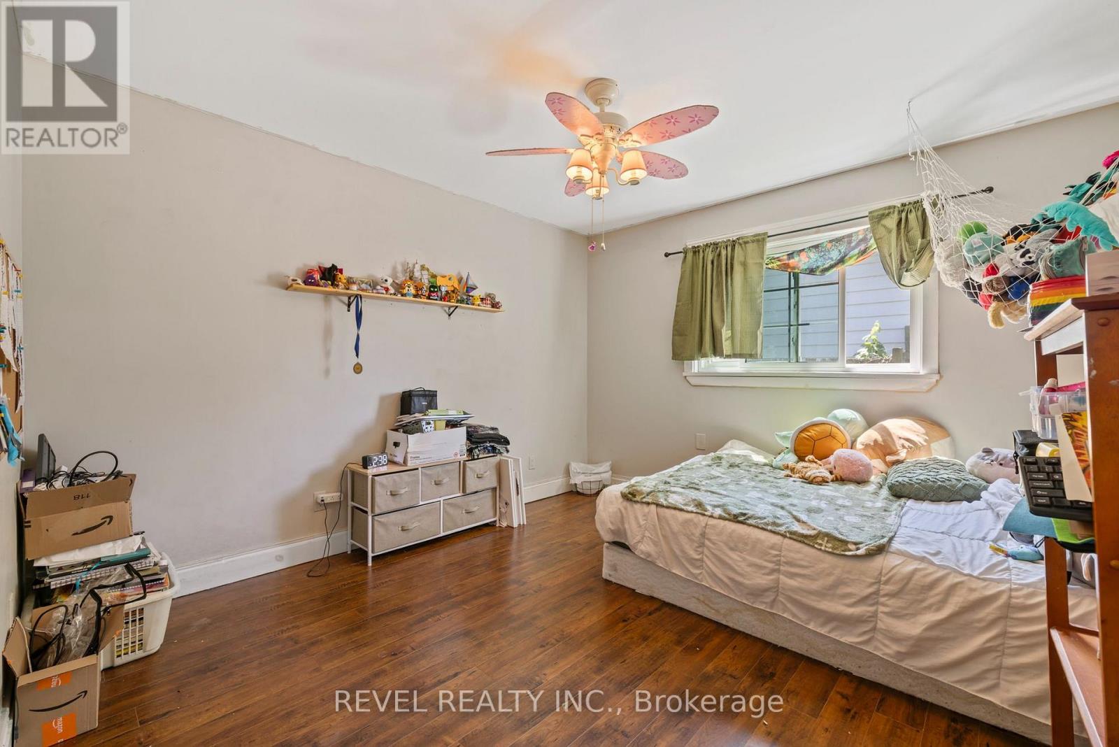 54 Chestnut Street E Property Photo 15