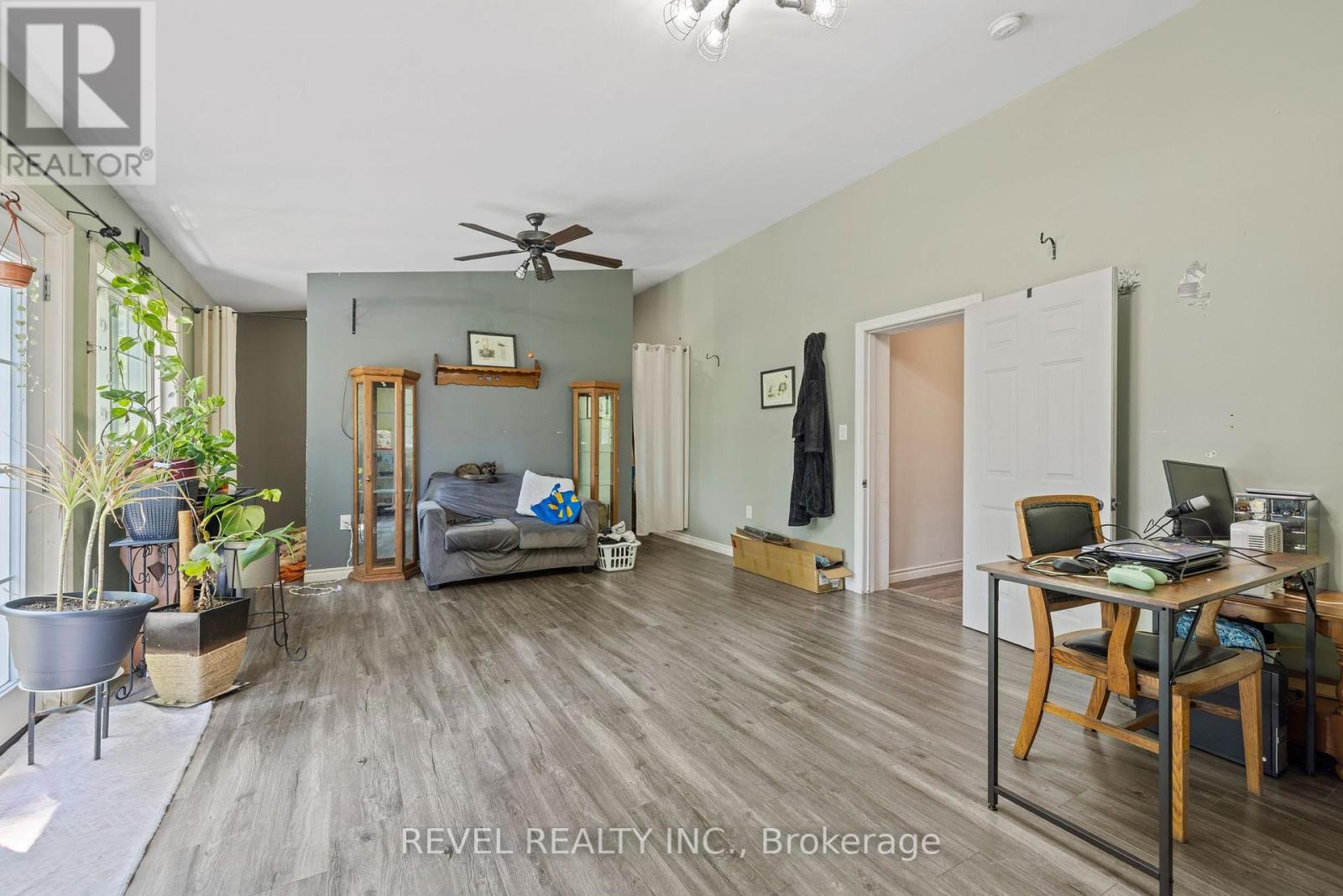 54 Chestnut Street E Property Photo 20