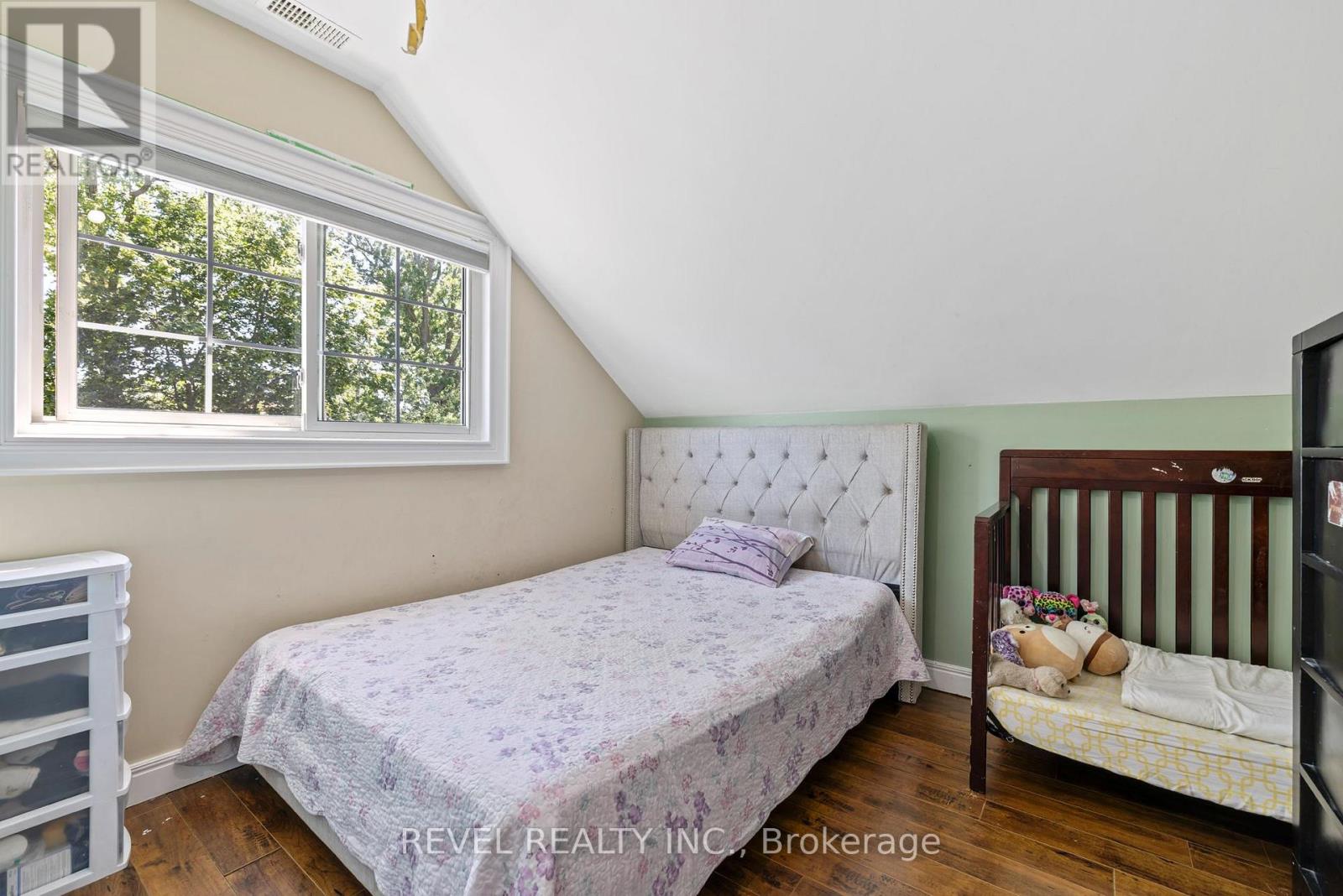 54 Chestnut Street E Property Photo 34