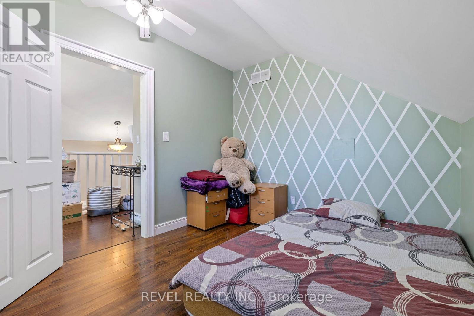 54 Chestnut Street E Property Photo 37