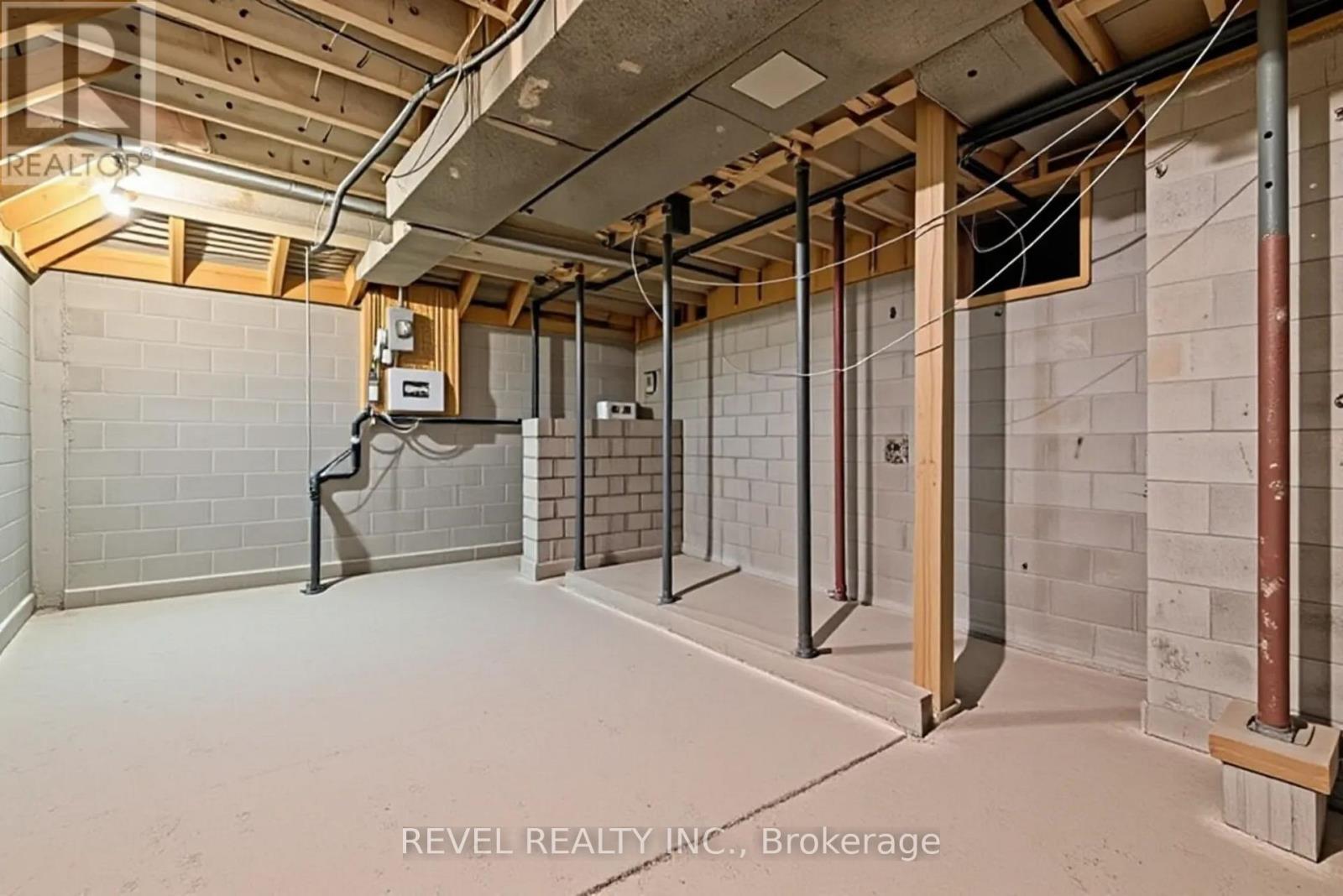 54 Chestnut Street E Property Photo 41