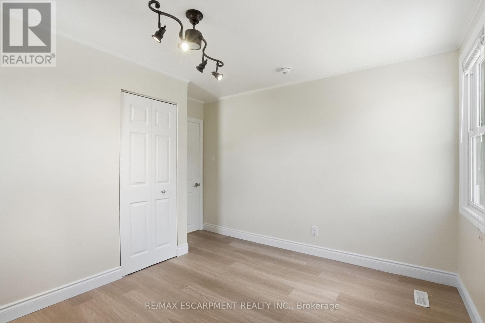 894 Garth Street Property Photo 22