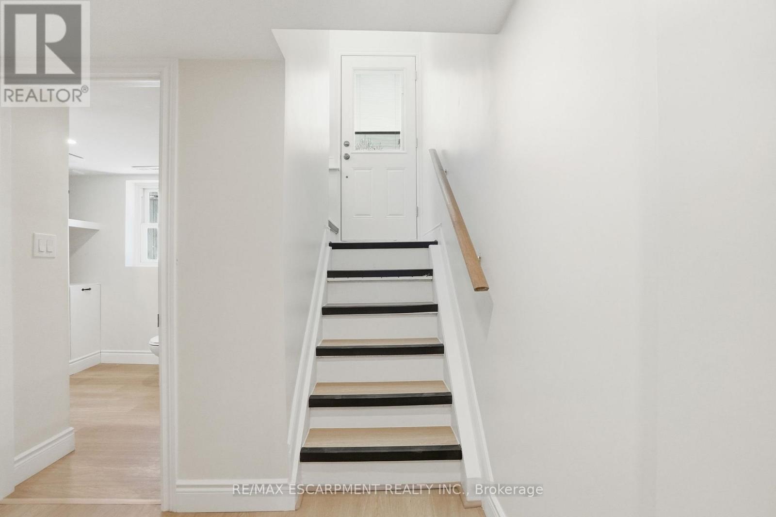 894 Garth Street Property Photo 24