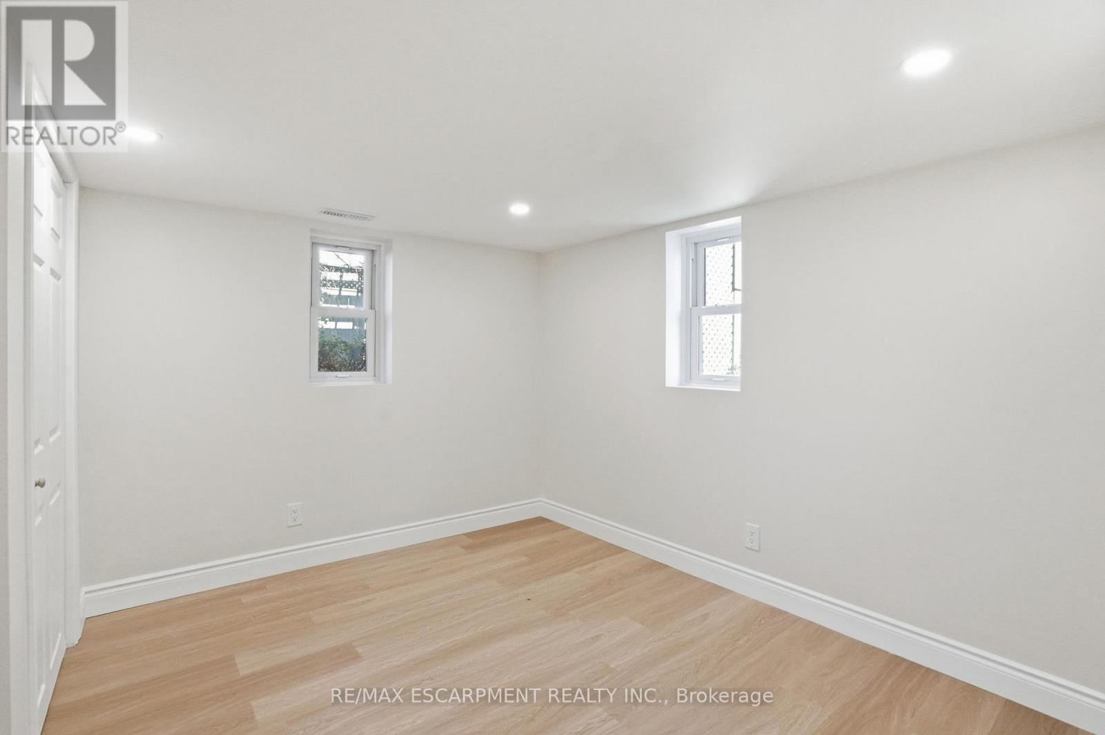 894 Garth Street Property Photo 27