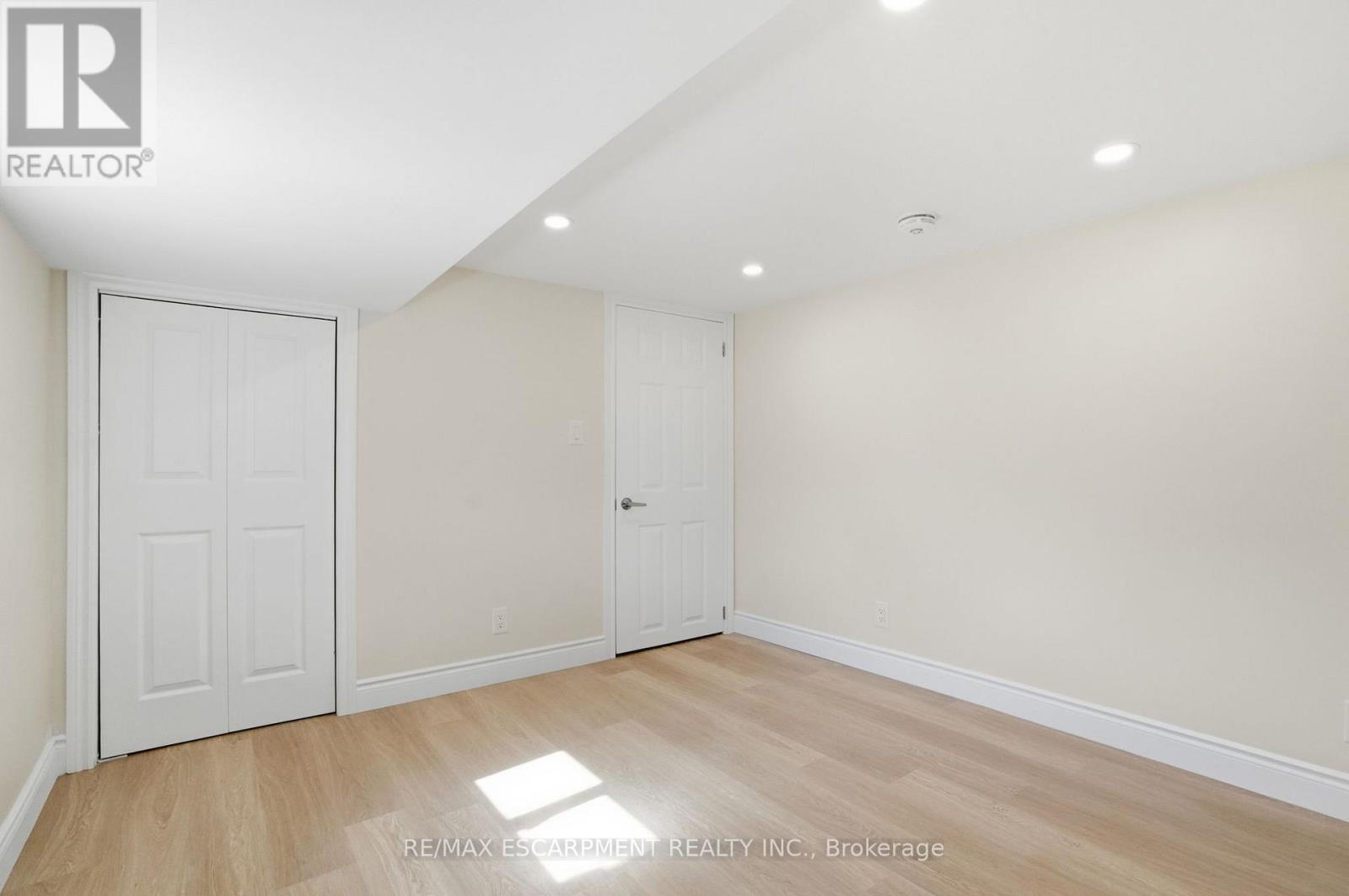 894 Garth Street Property Photo 32
