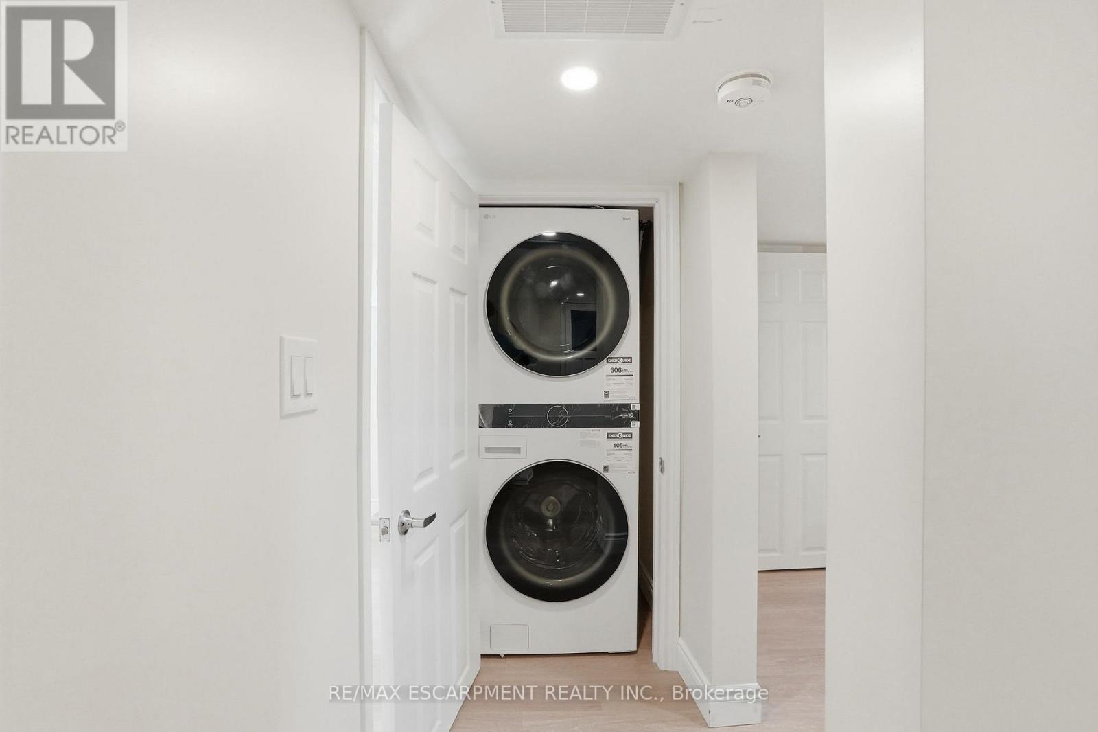 894 Garth Street Property Photo 34