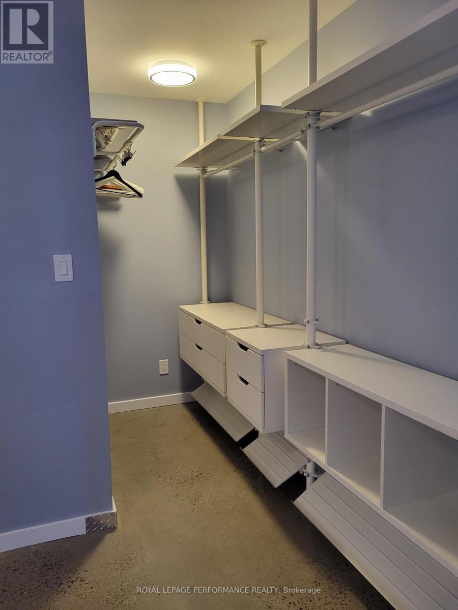 Unit B - 82 Third Avenue Property Photo 10