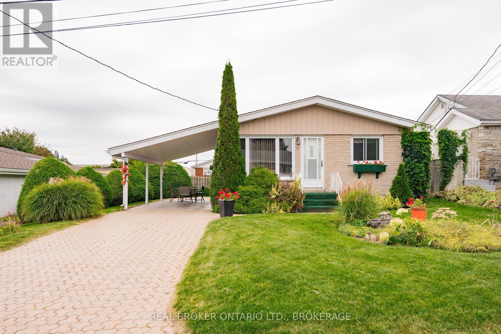 48 CLEMENT STREET Property Photo 1