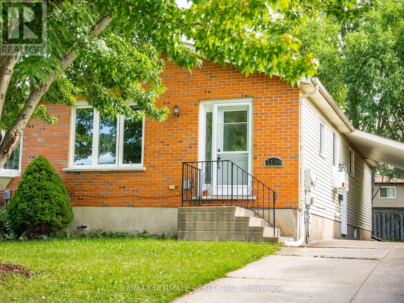 B - 1139 15TH STREET E Property Photo 1