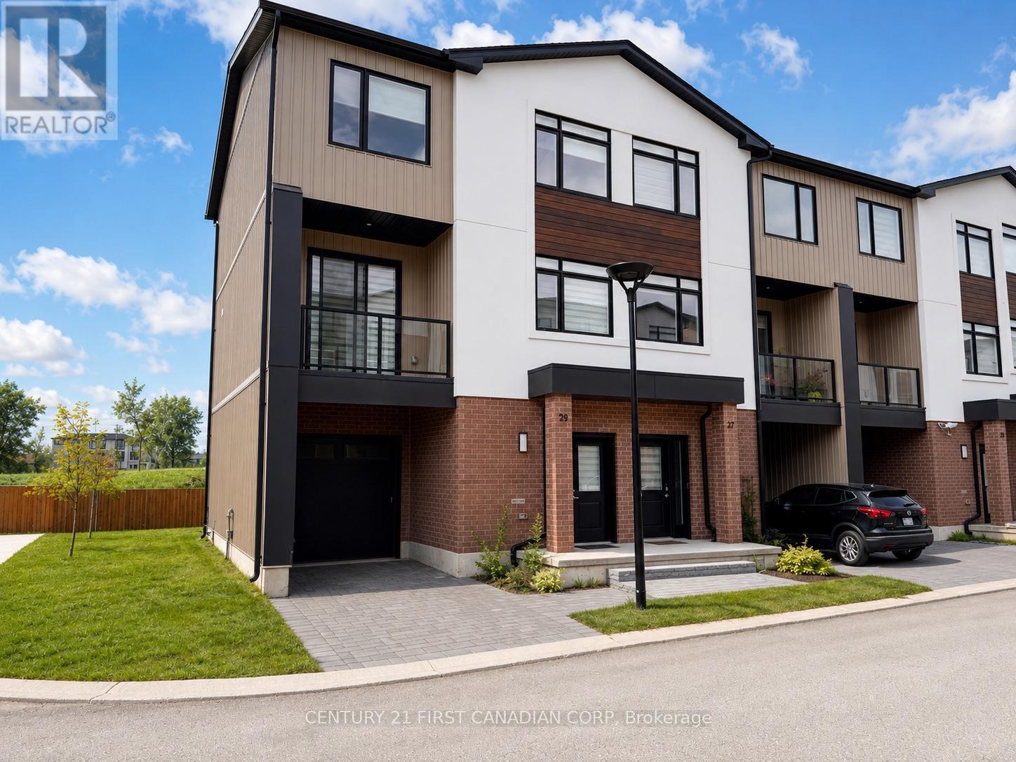 29 - 349 SOUTHDALE ROAD E