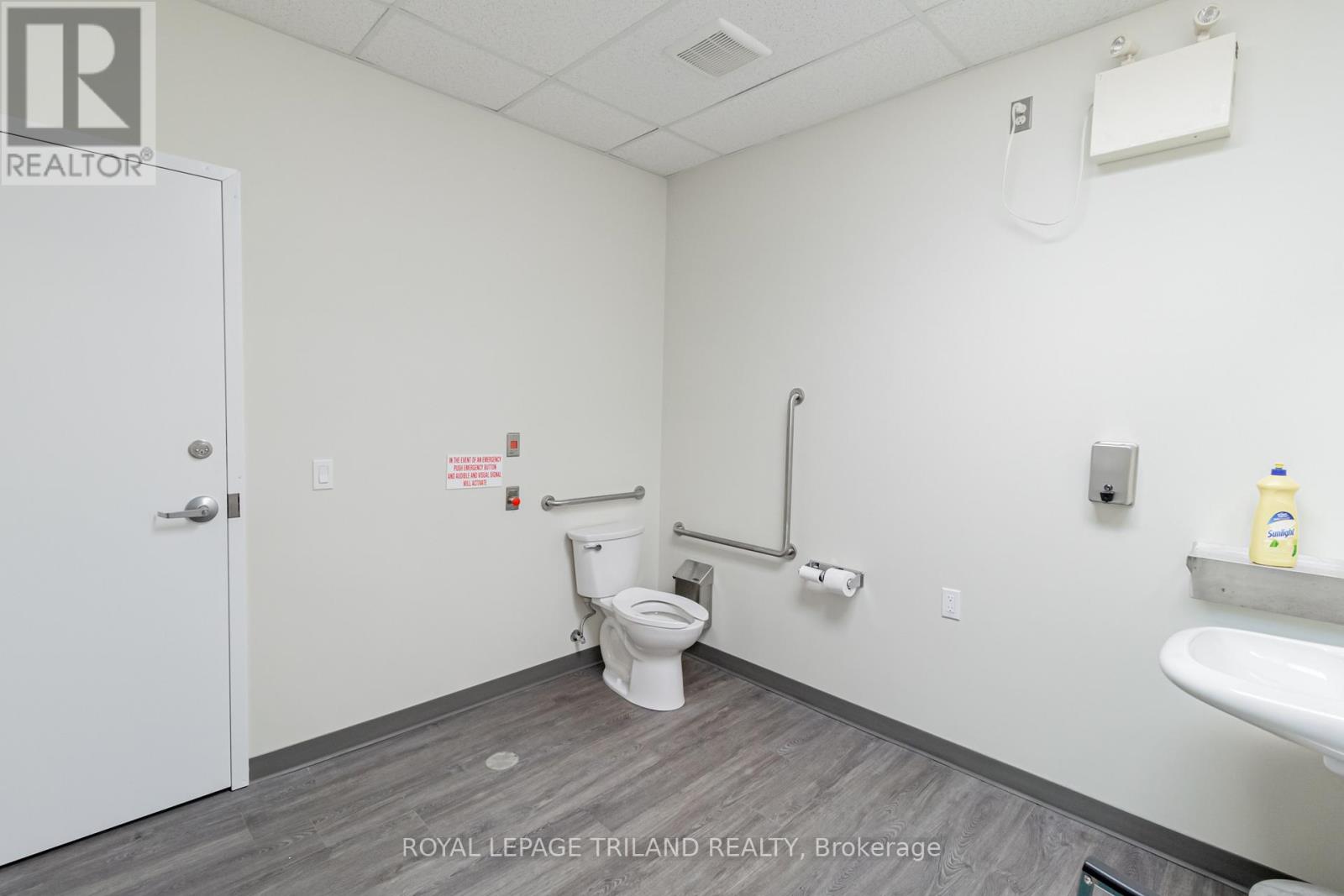 1 - 37 Ontario Street N Property Photo 33