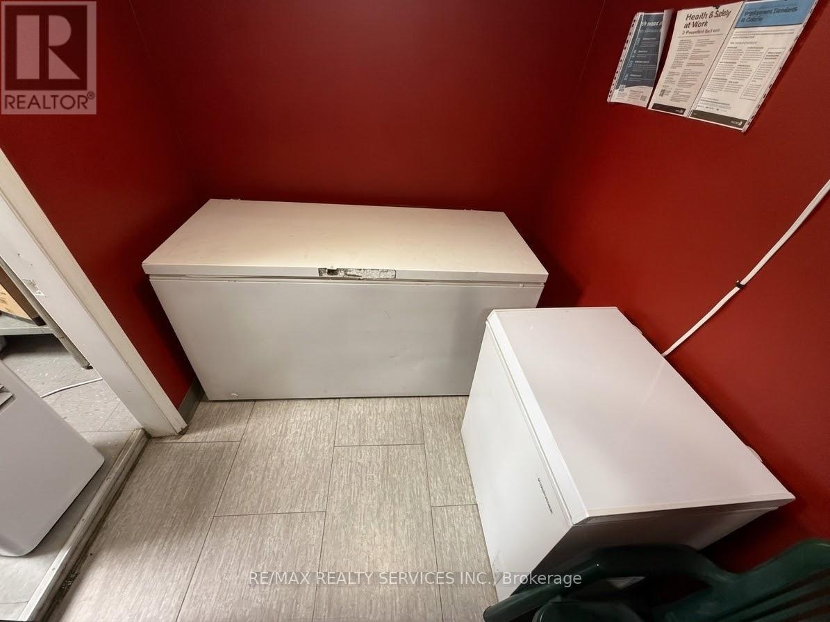 30 Proton Street N Property Photo 14