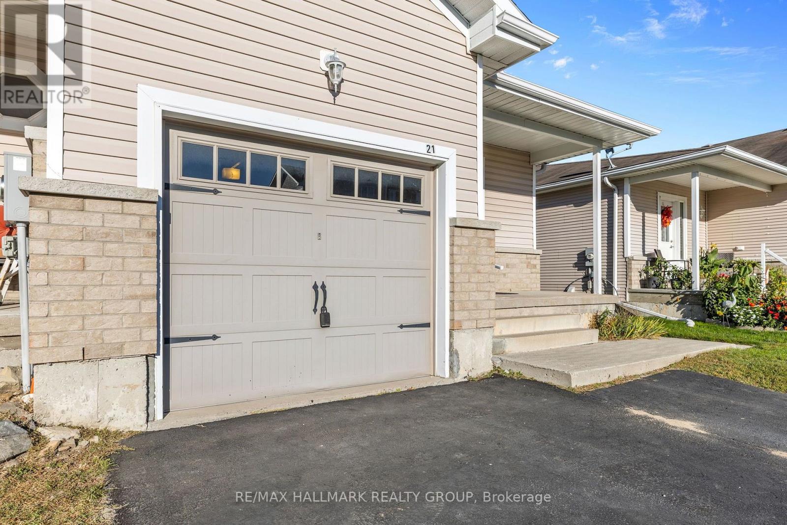 21 - 21 Perthmore Street Property Photo 2