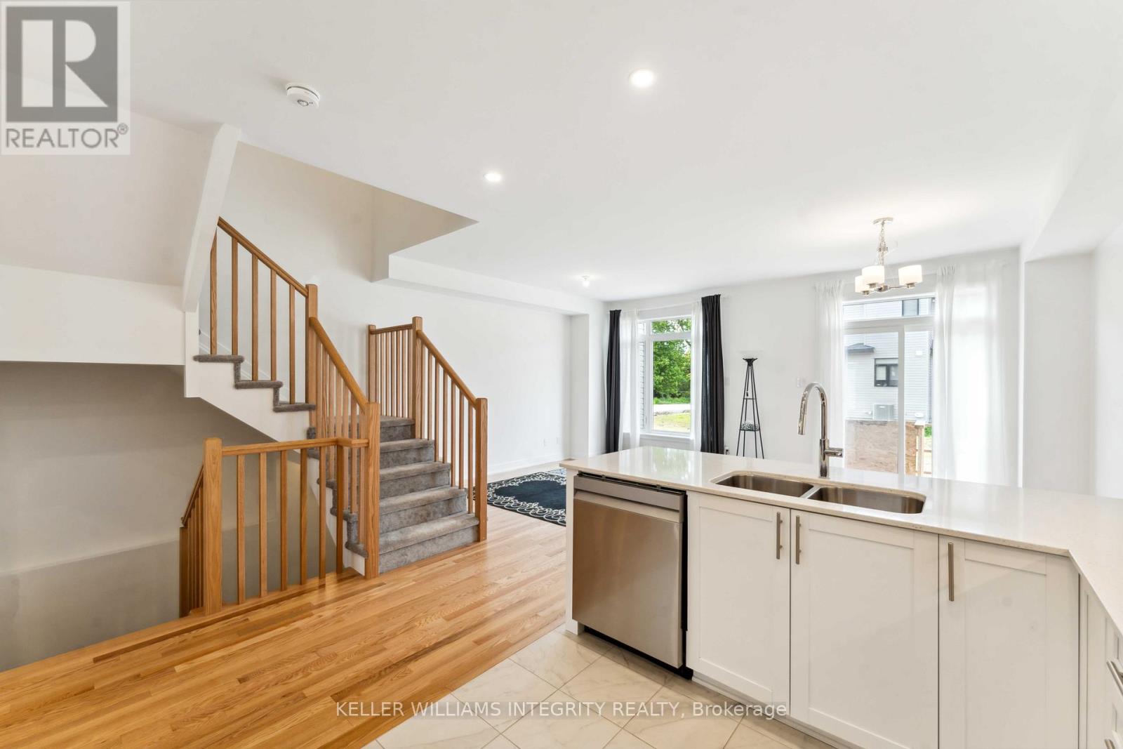 330 Makobe Lane Property Photo 8