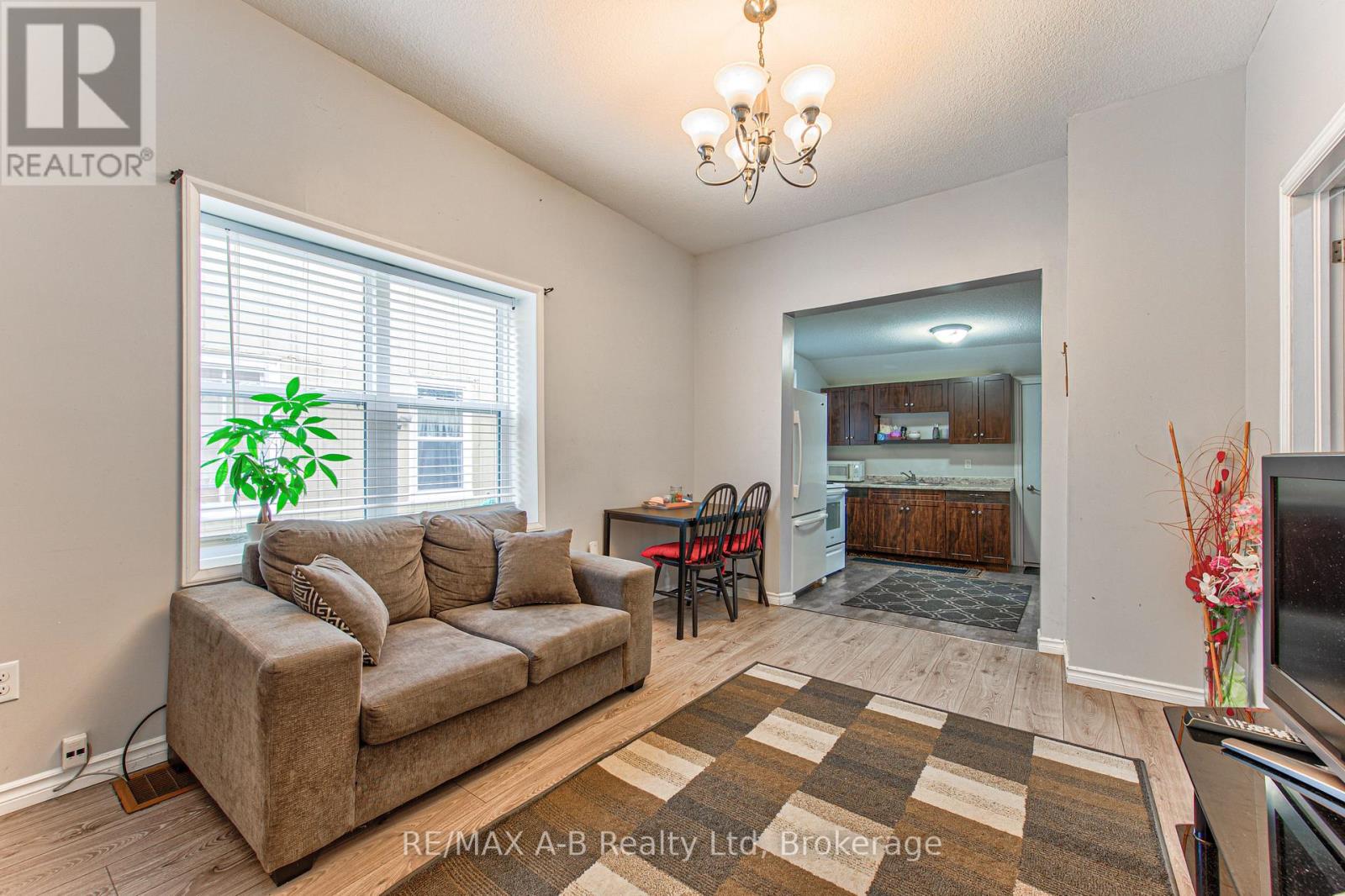 40 Douro Street Property Photo 8